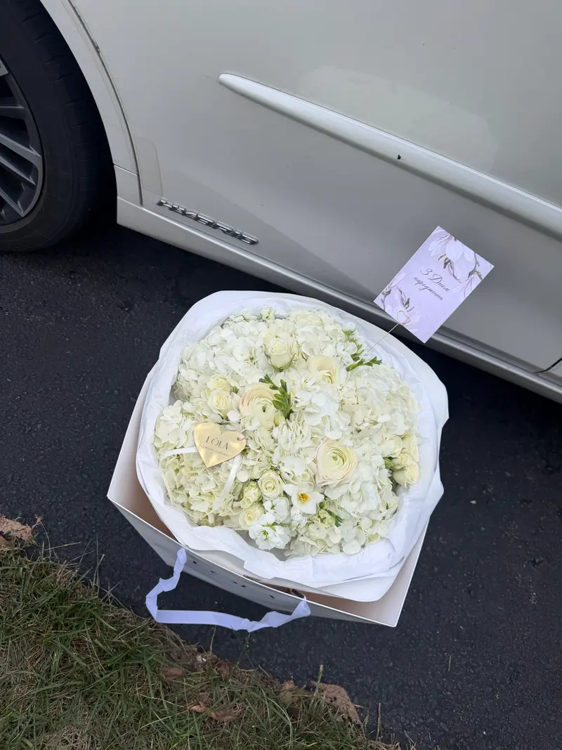 All-White Mixed Bouquet