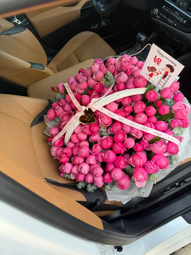 Silva Pink Spray Rose Basket
